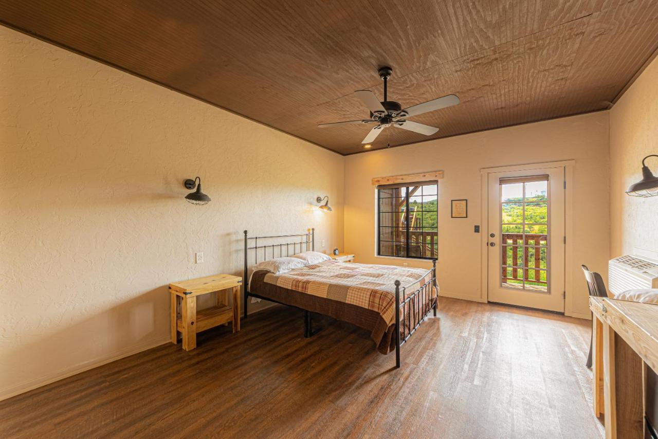 -Pet Friendly- Miners Cabin #6 - King Bed With Private Balcony Tombstone Luaran gambar