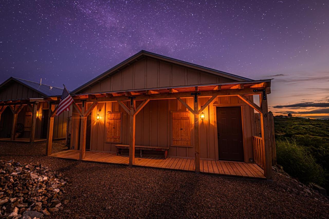 -Pet Friendly- Miners Cabin #6 - King Bed With Private Balcony Tombstone Luaran gambar