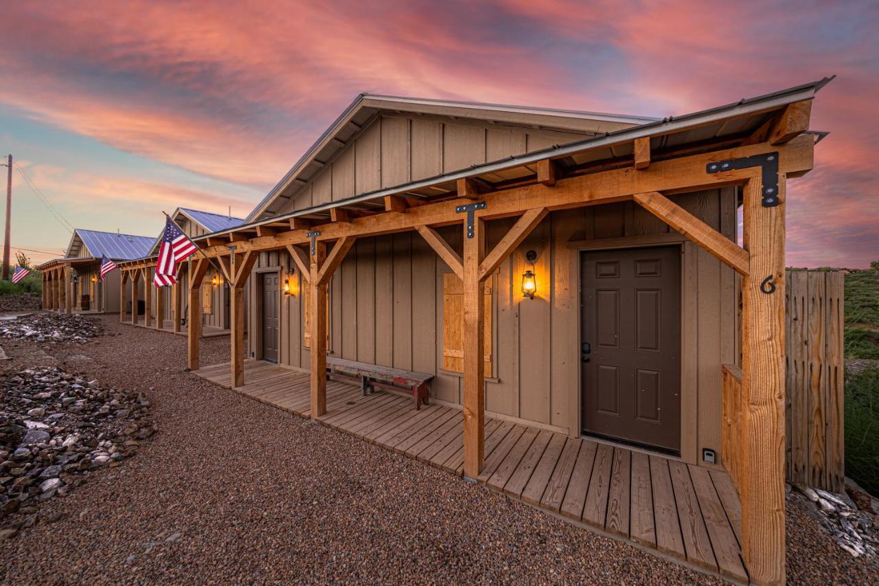 -Pet Friendly- Miners Cabin #6 - King Bed With Private Balcony Tombstone Luaran gambar