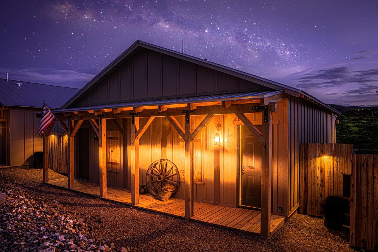 -Pet Friendly- Miners Cabin #6 - King Bed With Private Balcony Tombstone Luaran gambar