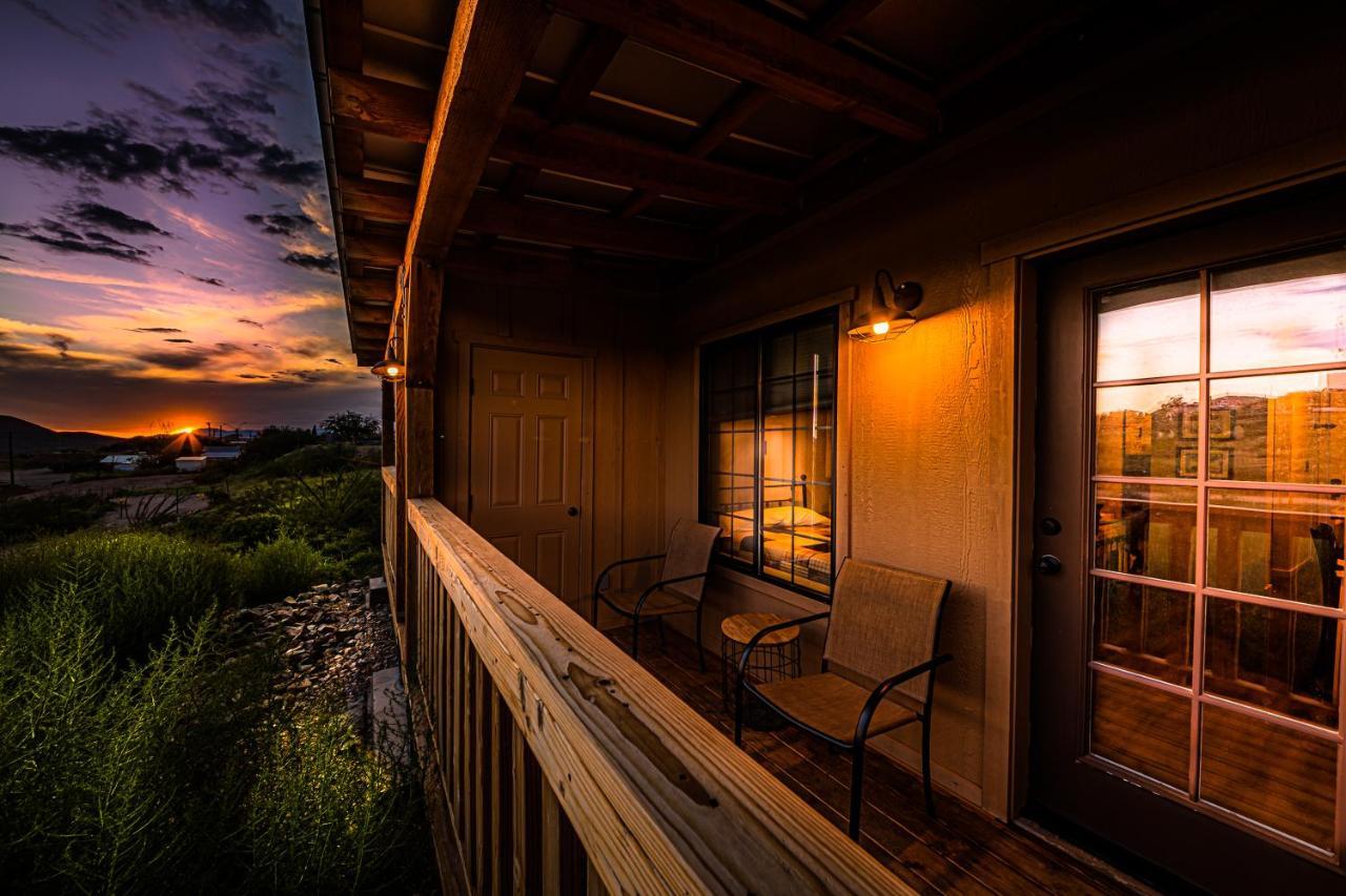 -Pet Friendly- Miners Cabin #6 - King Bed With Private Balcony Tombstone Luaran gambar