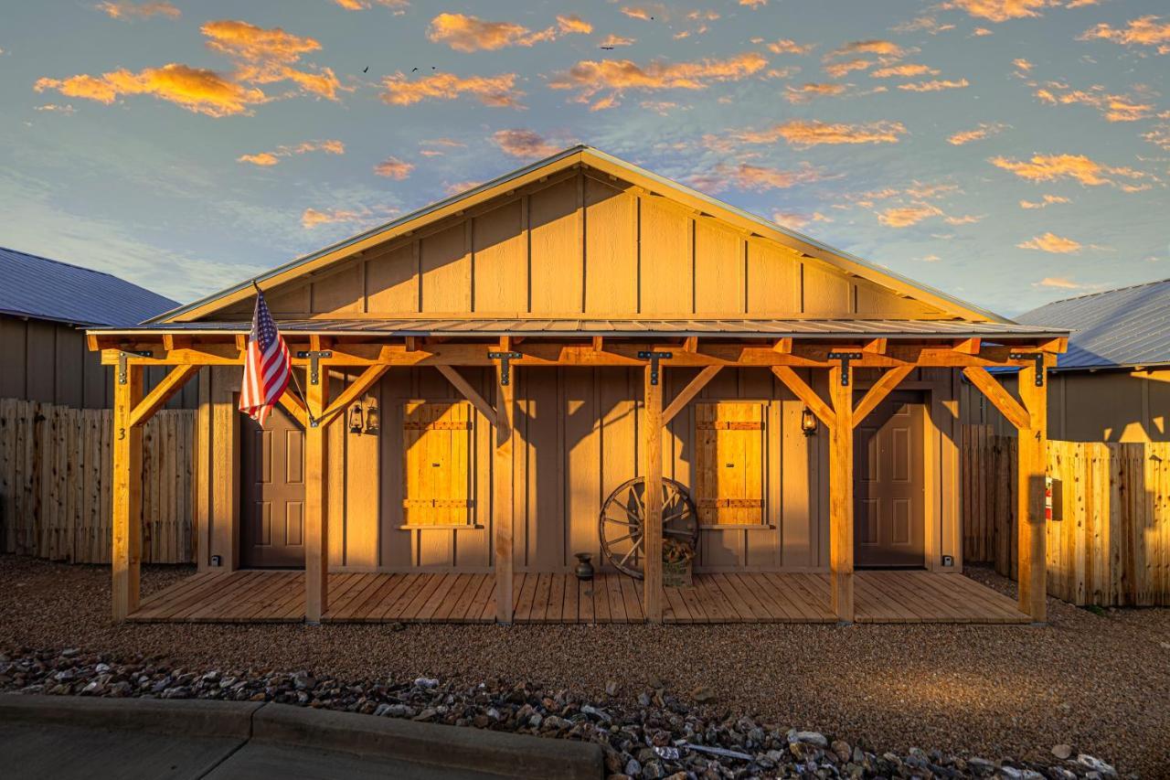 -Pet Friendly- Miners Cabin #6 - King Bed With Private Balcony Tombstone Luaran gambar